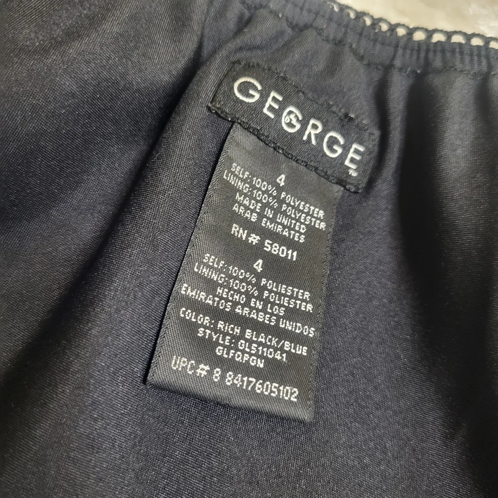 George Women's Skirt, Black with Blue Circles, Size 4 - Picture 6 of 6